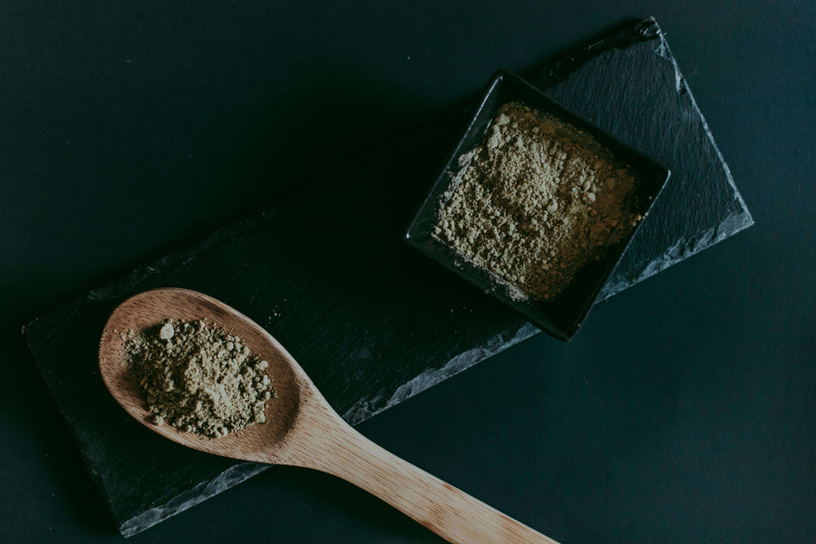 Powdered white vein kratom|White Vein Kratom Leaf|white kratom powder in a white bowl